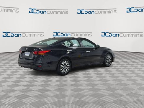 Used 2024 Nissan Altima 2.5 SV FWD image 8