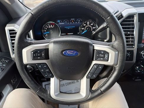 Used 2015 Ford F150 Lariat w/ Trailer Tow Package image 12