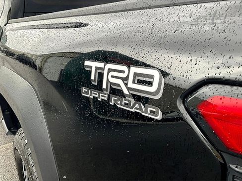 Used 2025 Toyota Tacoma TRD Off-Road image 8
