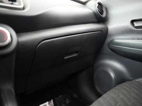 Used 2022 Nissan Kicks S FWD image 38