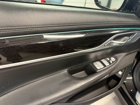 Used 2017 BMW 750i xDrive image 29