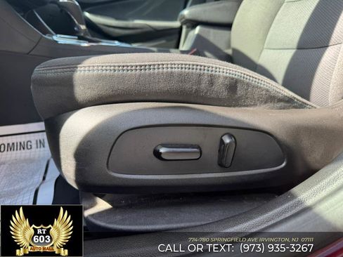 Used 2016 Chevrolet Cruze LT w/ Convenience Package image 21