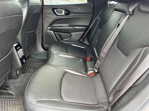 Used 2025 Jeep Compass Trailhawk image 18