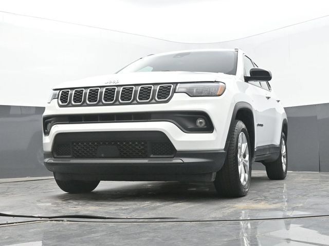 Used 2024 Jeep Compass Latitude AWD/4WD image 54