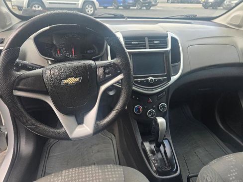 Used 2017 Chevrolet Sonic LT image 8
