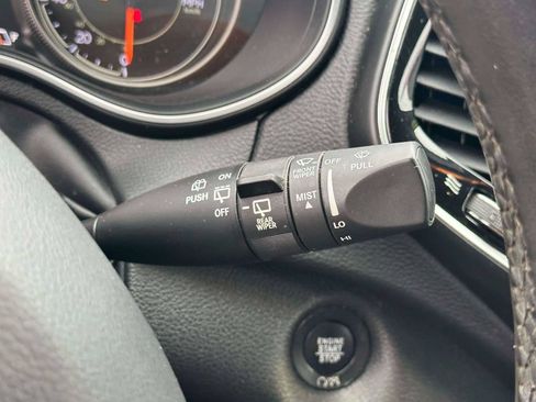 Used 2019 Jeep Cherokee Limited AWD/4WD image 25
