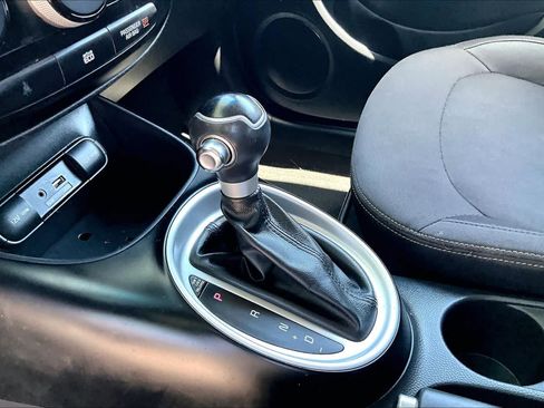 Used 2016 Kia Soul FWD image 16