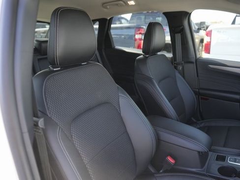 Used 2025 Ford Escape SE image 19