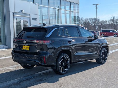 New 2026 Volkswagen Tiguan SEL R-Line image 2