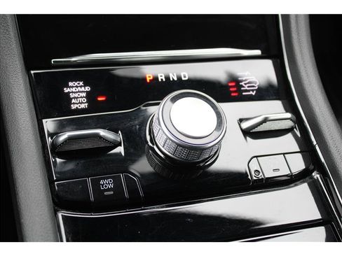 Used 2022 Jeep Grand Cherokee Overland w/ Luxury Tech Group IV AWD/4WD image 29