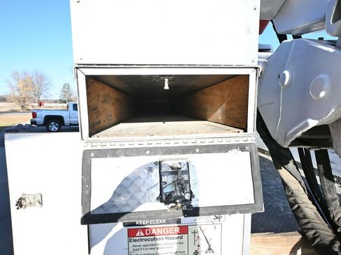 Used 2012 Ford F550 4x4 SuperCab Super Duty w/ Payload Upgrade Pkg image 49