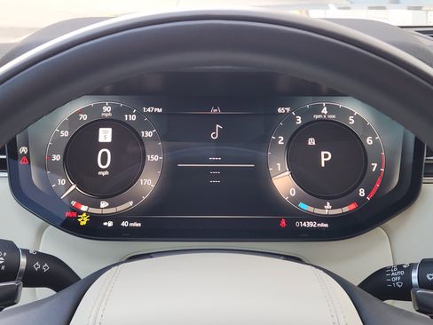 Used 2024 Land Rover Range Rover Long Wheelbase SE image 17