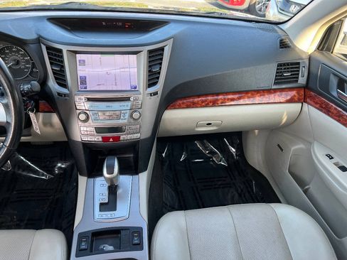 Used 2011 Subaru Outback 2.5i Limited AWD/4WD image 34