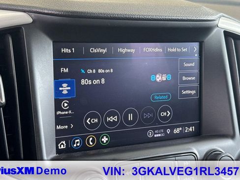 Used 2024 GMC Terrain SLT image 29