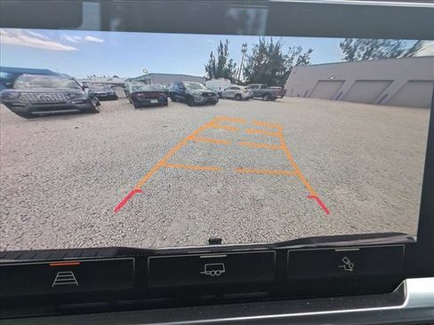 Used 2024 GMC Sierra 1500 SLT w/ SLT Premium Package image 11