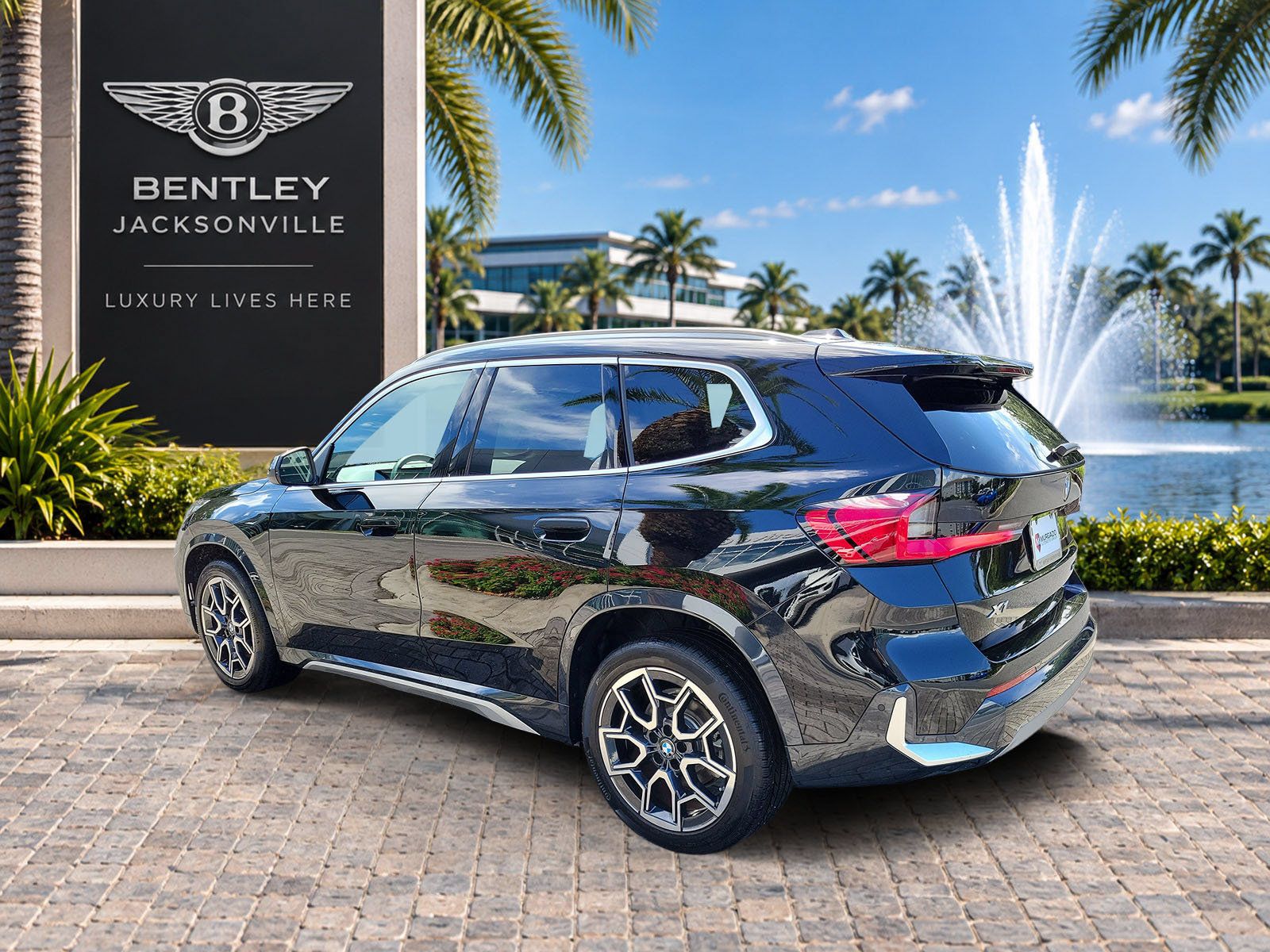 Used 2025 BMW X1 xDrive28i w/ Convenience Package AWD/4WD image 2