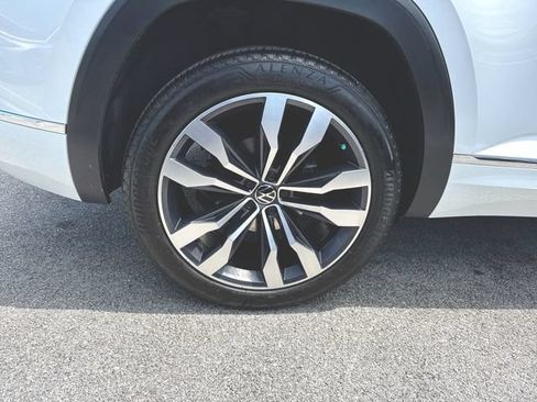 Used 2021 Volkswagen Atlas Cross Sport SEL R-Line FWD image 34