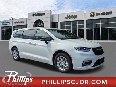 New 2026 Chrysler Pacifica Select