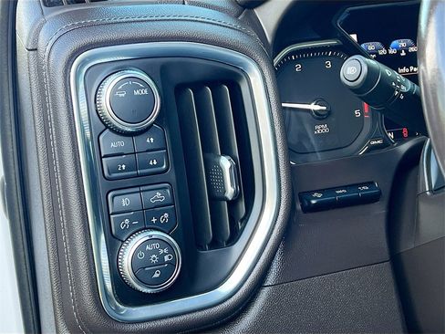 Used 2021 GMC Sierra 2500 Denali w/ Denali Ultimate Package image 10