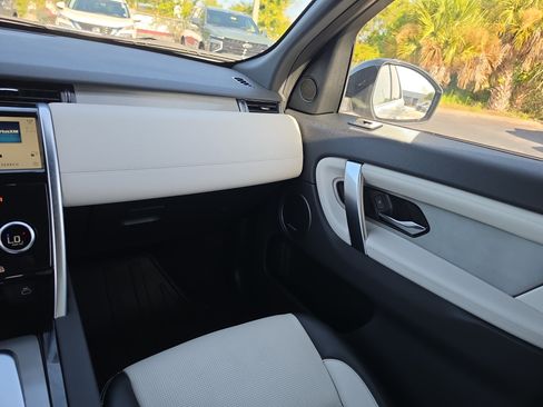 Used 2023 Land Rover Discovery Sport SE R-Dynamic AWD/4WD image 10
