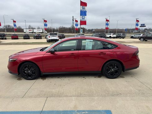 Used 2025 Honda Accord SE image 8