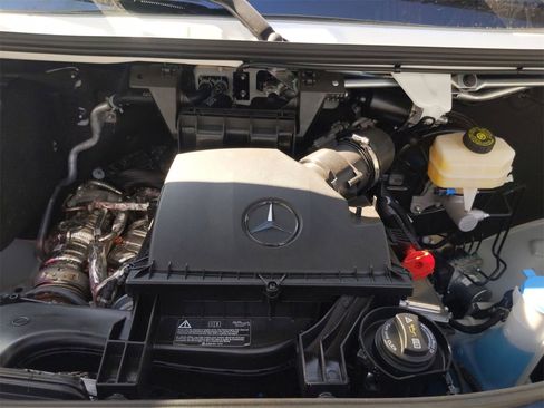 New 2025 Mercedes-Benz Sprinter 2500 image 11