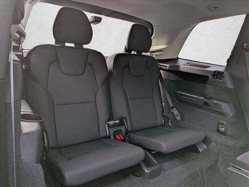 Certified 2025 Volvo XC90 B5 Plus w/ Protection Package Premier image 23