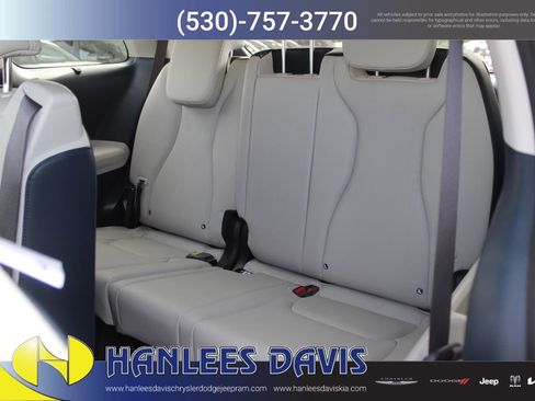 New 2026 Kia Carnival EX image 16