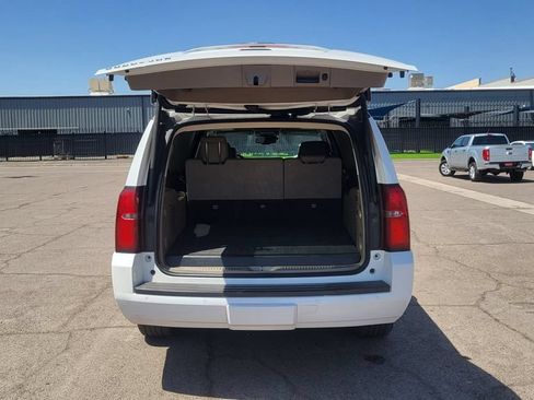 Used 2017 Chevrolet Suburban LT RWD image 14