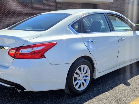 Used 2016 Nissan Altima 2.5 S w/ Power Driver Seat Package FWD image 6