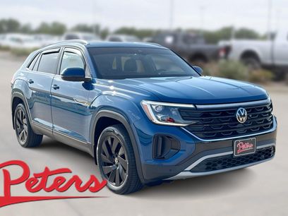 Used 2025 Volkswagen Atlas Cross Sport SE w/ Panoramic Sunroof Package