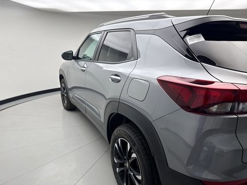 Used 2023 Chevrolet TrailBlazer LT w/ Convenience Package image 3