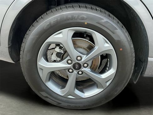 Used 2024 Ford Escape ST-Line w/ Cold Weather Package image 15