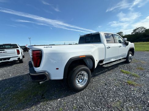 New 2026 GMC Sierra 3500 SLT w/ SLT Premium Package AWD/4WD image 18
