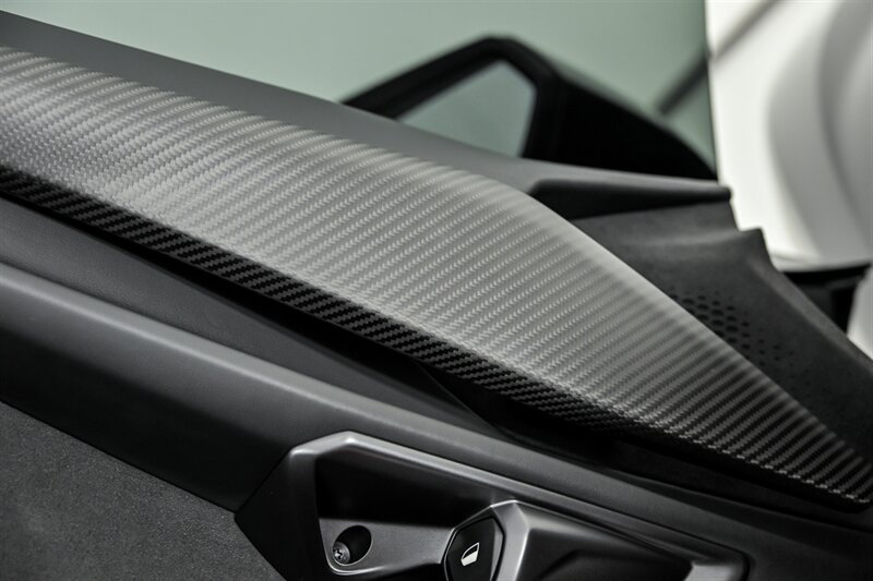 Used 2024 Lamborghini Revuelto AWD/4WD image 38
