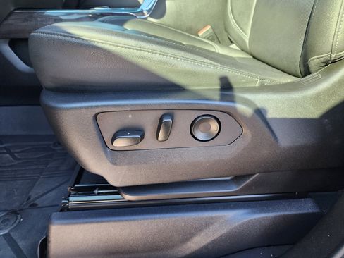 Used 2024 Chevrolet Silverado 2500 LTZ w/ LTZ Premium Package image 25