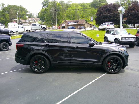 Used 2022 Ford Explorer ST w/ Equipment Group 401A image 5