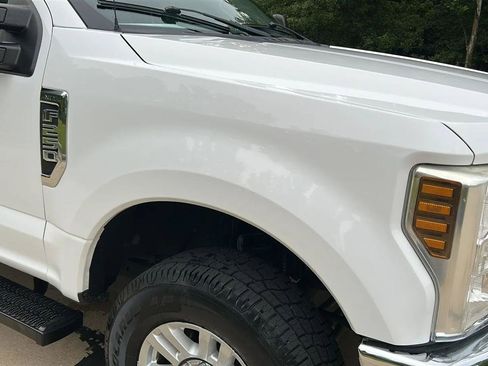 Used 2018 Ford F250 XLT w/ XLT Value Package AWD/4WD image 3