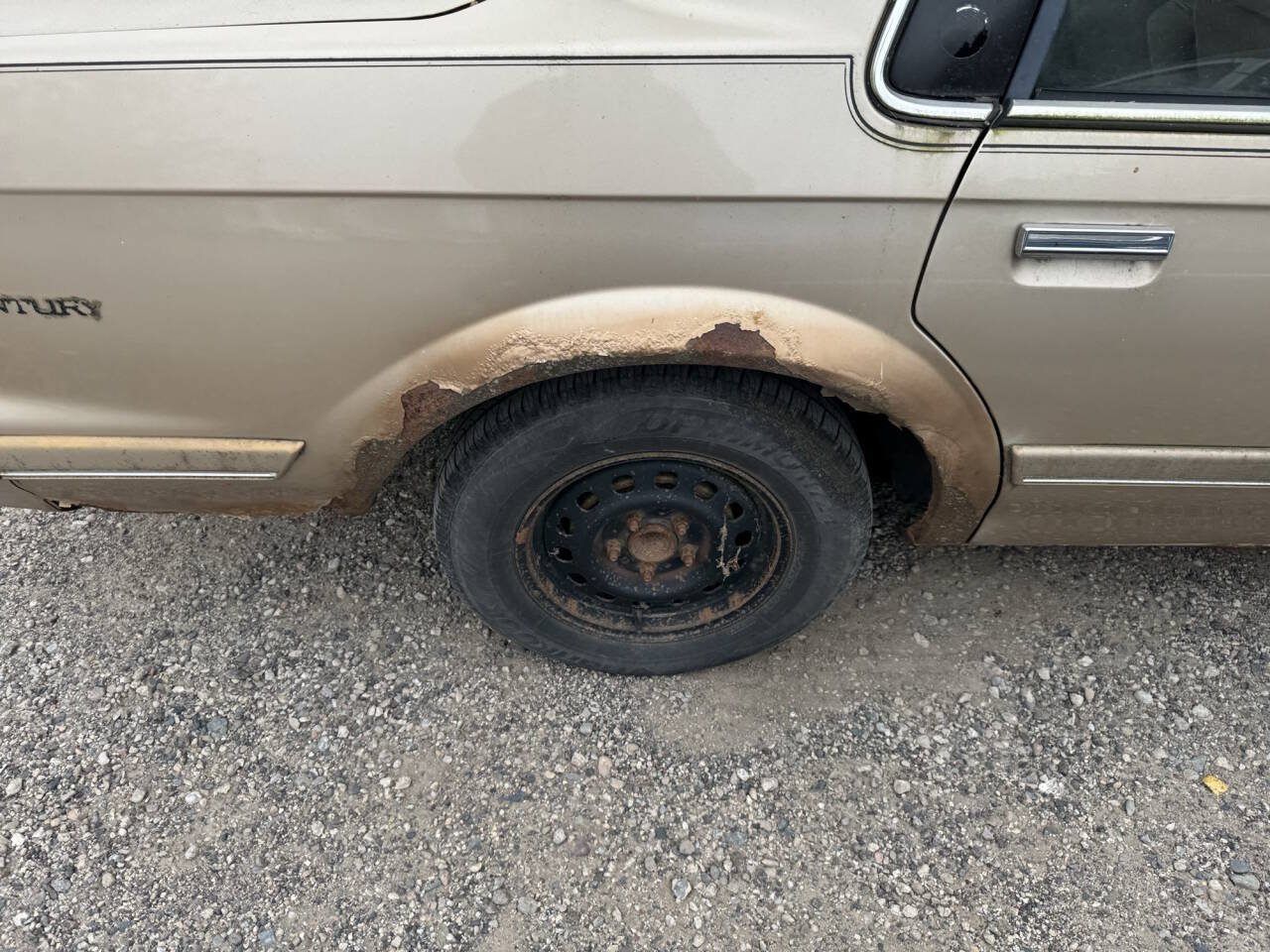 Used 1994 Buick Century Special FWD image 11