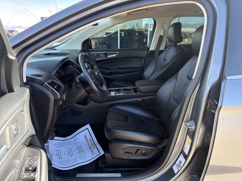 Used 2022 Ford Edge Titanium image 14