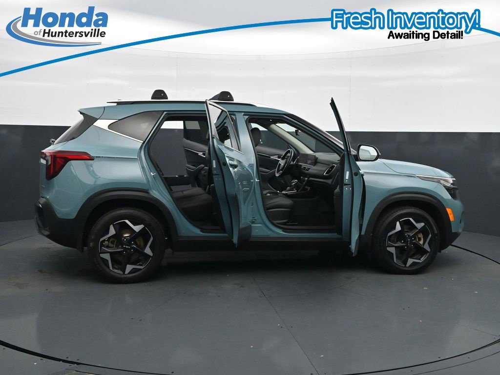 Used 2025 Kia Seltos EX AWD/4WD image 43
