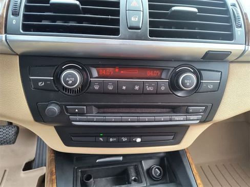 Used 2010 BMW X5 xDrive35d image 19