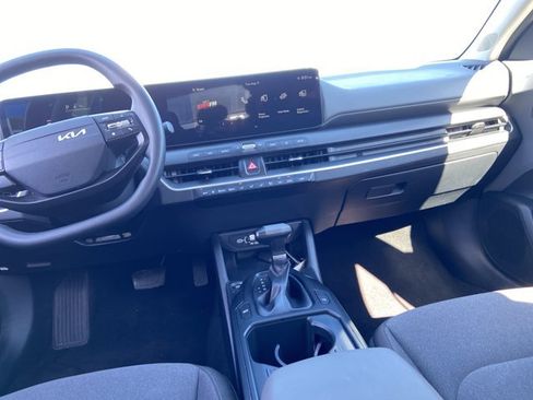 Used 2025 Kia K4 FWD image 15