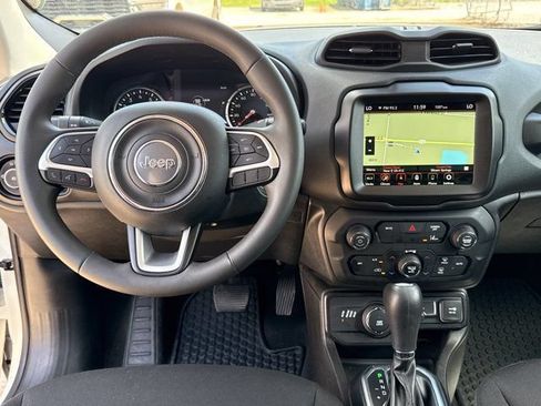 Used 2023 Jeep Renegade Altitude AWD/4WD image 7