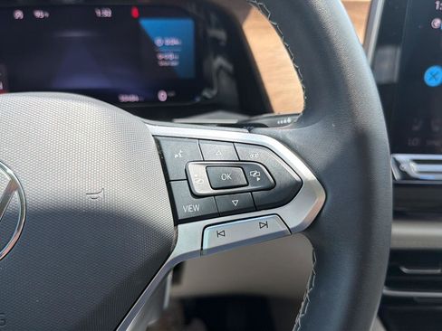 Used 2024 Volkswagen Atlas SE FWD image 29