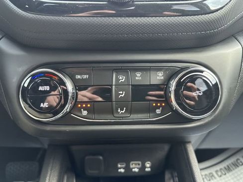 Used 2021 Chevrolet TrailBlazer LT w/ Convenience Package image 18