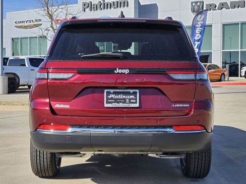 New 2026 Jeep Grand Cherokee Laredo image 8
