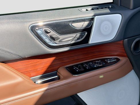 Used 2023 Lincoln Navigator Reserve image 17