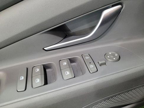 Used 2022 Hyundai Elantra SE w/ Winter Weather Package FWD image 27