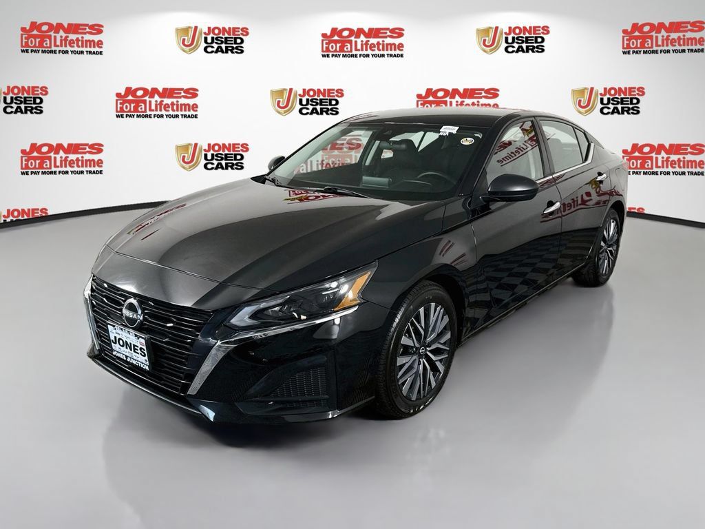 Certified 2024 Nissan Altima 2.5 SV FWD image 12